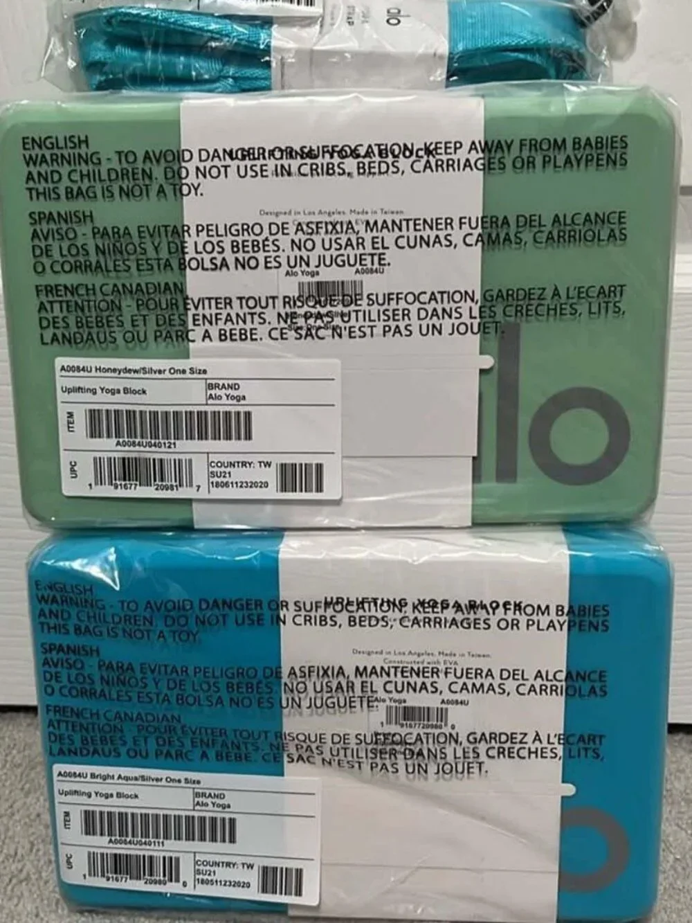 ALO Uplifting Yoga Blocks Set of 2 Blocks with Strap NEW IN PACKAGE